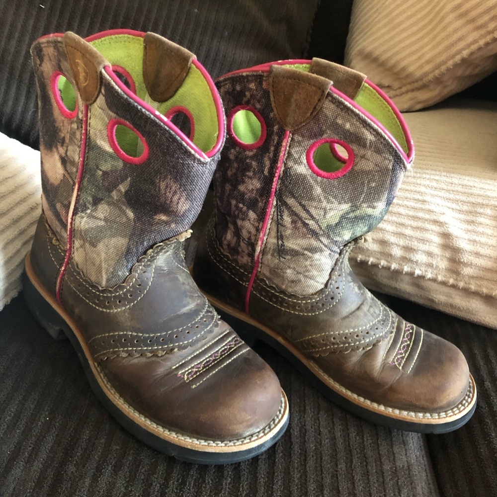 Girls Ariat Cowgirl boots